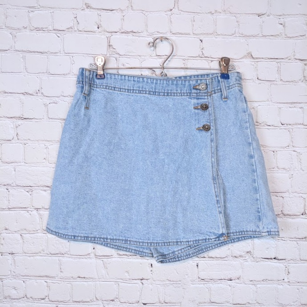 Levis Wrap Skirt Shorts Button Down Slim Fit